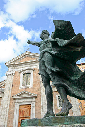 statua cicerone 290